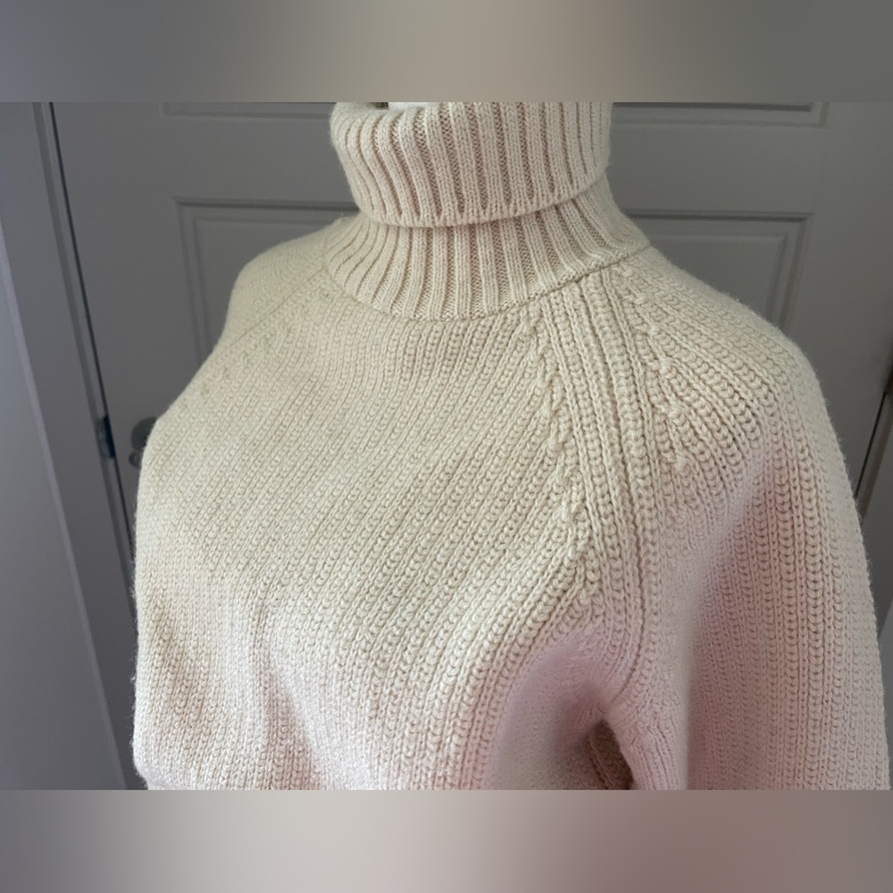Pre loved Vintage Sperry Top Sider 100% wool sweater